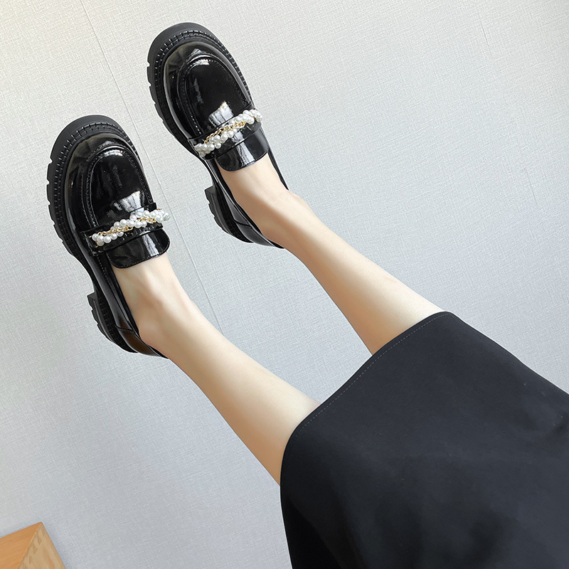 2113b designer chains pearl new brogue round toe japanned leather beading strings lolita shoes woman flats slip on loafers