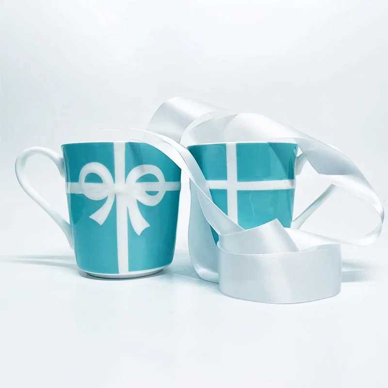 Mugs 2PCS/Set Ceramic Couple Cup Bone Chinese Water Cup Ceramic Cup Wedding Gift Valentines Day Gift Christmas Gift Coffee Cup T240829HBVZ