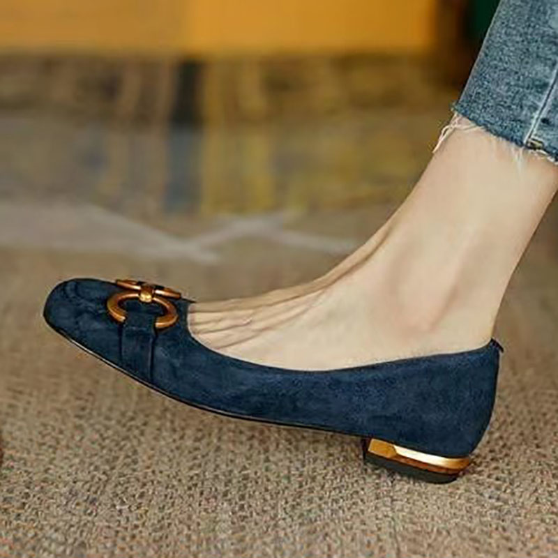 Women Loafers Vintage British Style Slip on Flat Shoes Women Mules Faux Suede Chain Flats Metal mugler zapatillas mujer 9859N