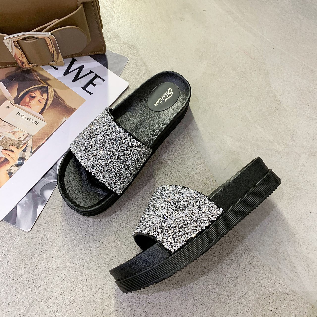 Women's sandals and slippers 2024 summer new style student wear-resistant lightweight thick-soled platform shoes wholesale manufacturers