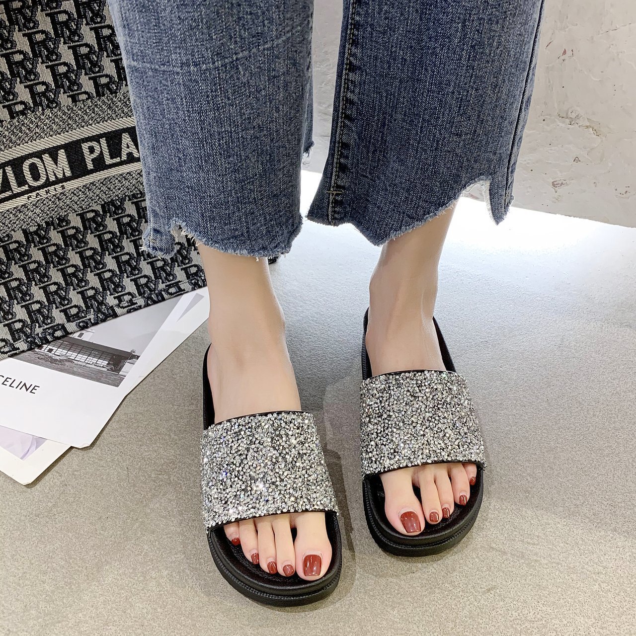 Women's sandals and slippers 2024 summer new style student wear-resistant lightweight thick-soled platform shoes wholesale manufacturers