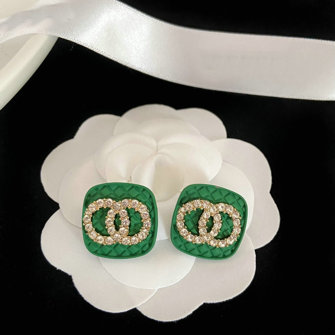 Designer earrings Charm women earrings Fashion jewelry gift party accessories for female lovers Family and friends