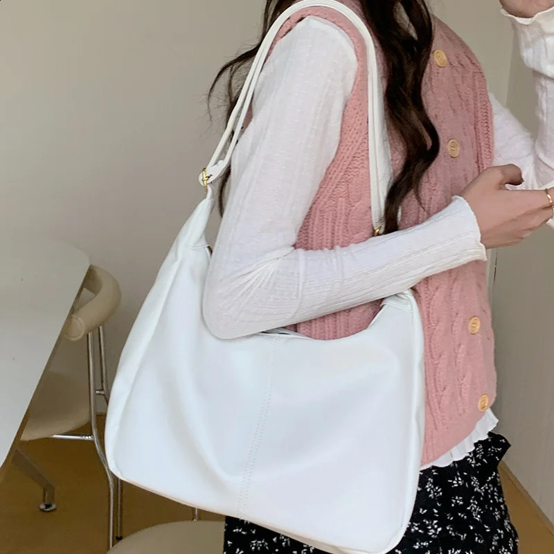 High quality womens shoulder bag womens soft leather cross body bag student backpack casual commuting handbag simple handbag 240830
