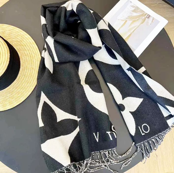 Elegant Checkered Cashmere Blend Shawl Warm Winter Scarf for Men and Women with Tassels R250923 1393