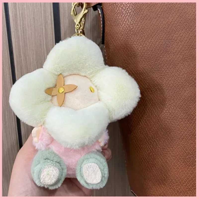 Keychains Lanyards New Sunflower Plush Doll Cute Plush Doll Pillow Christmas Gift Bag Pendant Kawaii Plush Keychain Plush Toy Birthday Gift Y2408166BS