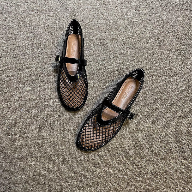 New Black Beach Shoes Comfort Retro Female Flat Shoes Summer Mesh Hollow Sandals Women Flats Shallow Plus Size 42 Luxury Sandals