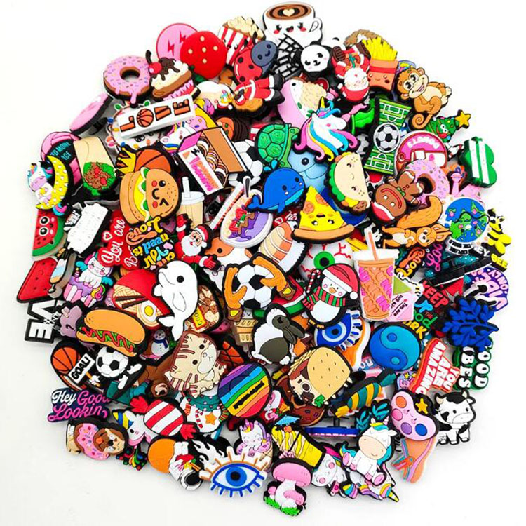 cheapest 100pcs shoe flower buckle random sent cartoon clog charms DIY bracelet Wristband accessories pvc charms