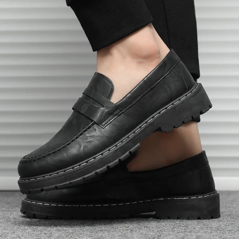 Thick Soled Loafers Men Leather Shoes Breathable Slip on Loafers Solid Color Men Casual Shoes Handmade Men Formal Shoes 240830