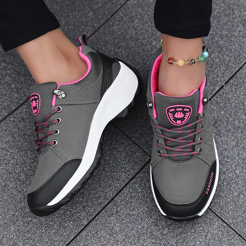 2025 NEW Handmade Retro Leather Women Black Anti Slip Walking Shoes Suitable for Outdoor Exploration and Travel e