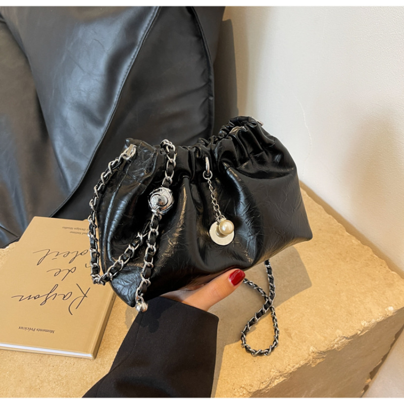 Women Bag Design Sense Shoulder Bag Large Capacity Stylish Simple Style Versatile Bag Free shipping