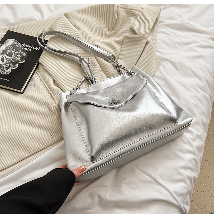 Women Bag Shoulder Bag Large-capacity Commute New Casual Style Versatile Fashion Free shipping