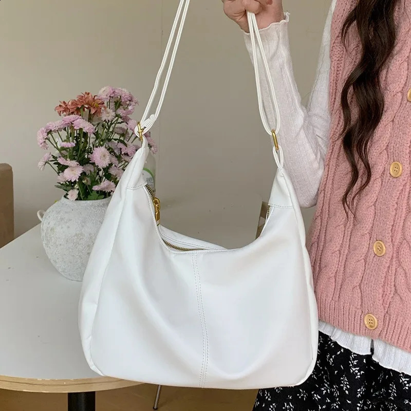 High quality womens shoulder bag womens soft leather cross body bag student backpack casual commuting handbag simple handbag 240830