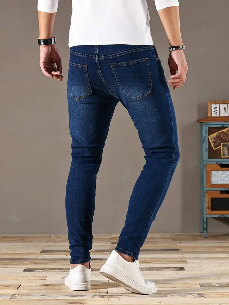 2024 Mens Slim Fit Classic Skinny Jeans Casual Street Style Comfortable Male Pencil Denim 240826Z