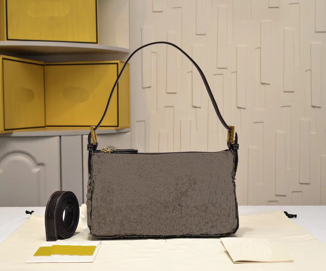 2024 Crescent pouch new satchel Latest Shoulder Bag Original Luxury Designers monog Handbags Fashions Steamer classics Shoulder bag