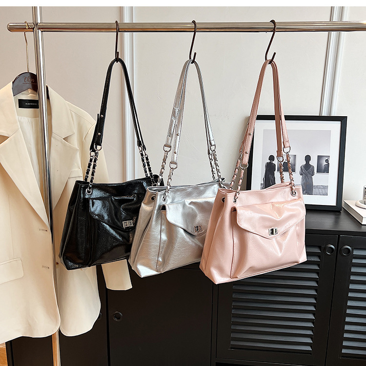 Women Bag Shoulder Bag Large-capacity Commute New Casual Style Versatile Fashion Free shipping