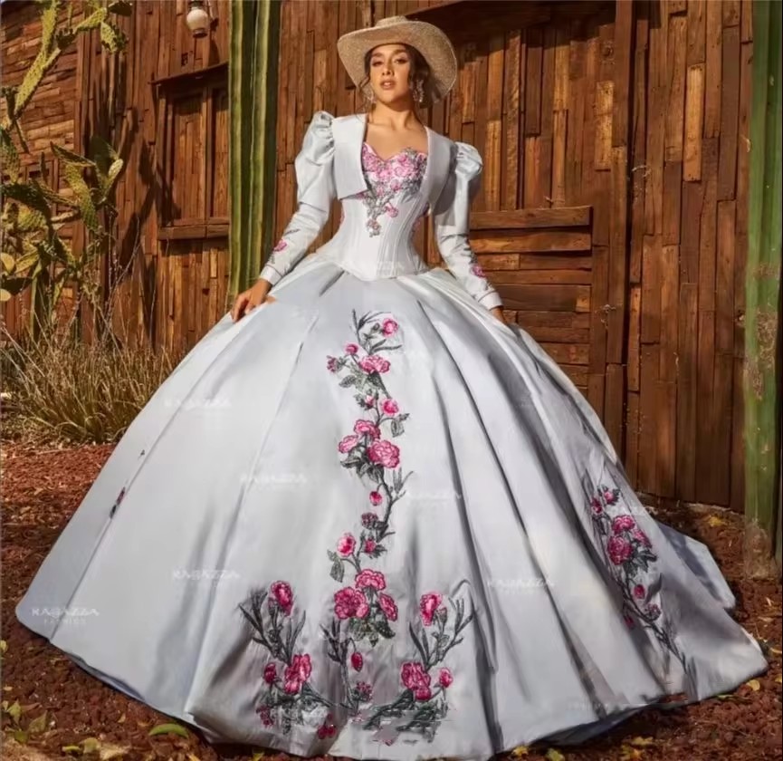 2025 Luxury White Ball Gowns Quinceanera Dresses Ivory 3D Floral Embroidered Corset Jacket Mexican 16 Sweetheart Puffy Dresse