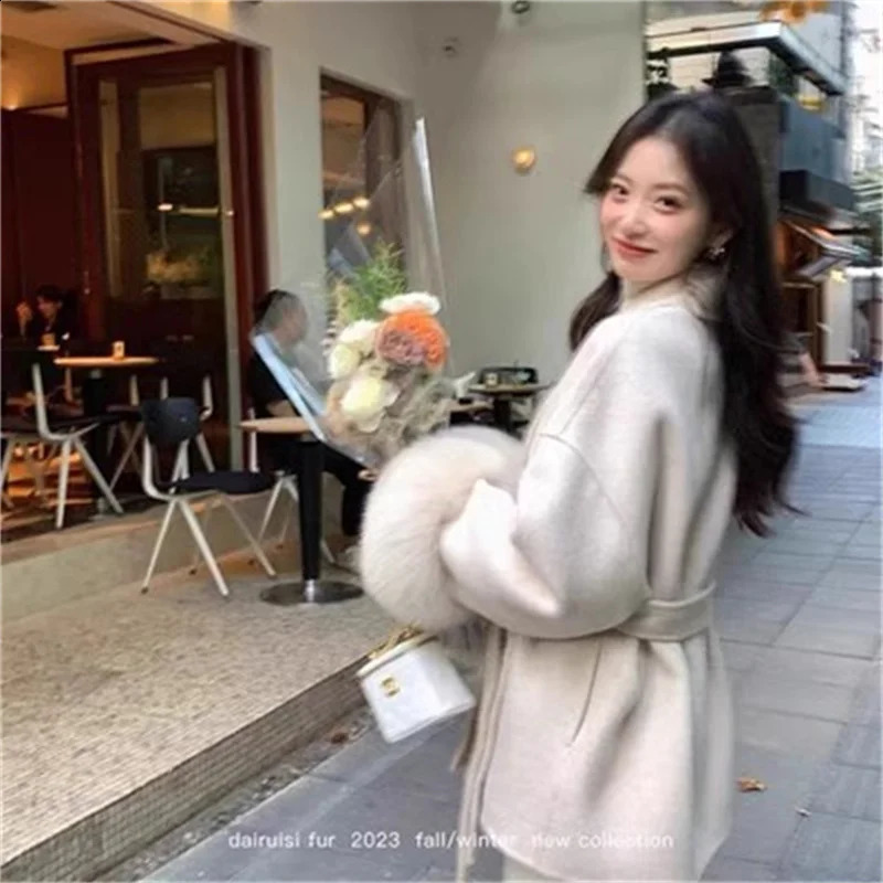Grey Tie Waist Collection Woolen Coat Womens Autumn and Winter Long Sleeved Loose High-end Cape Coat Medium Length Top 240830