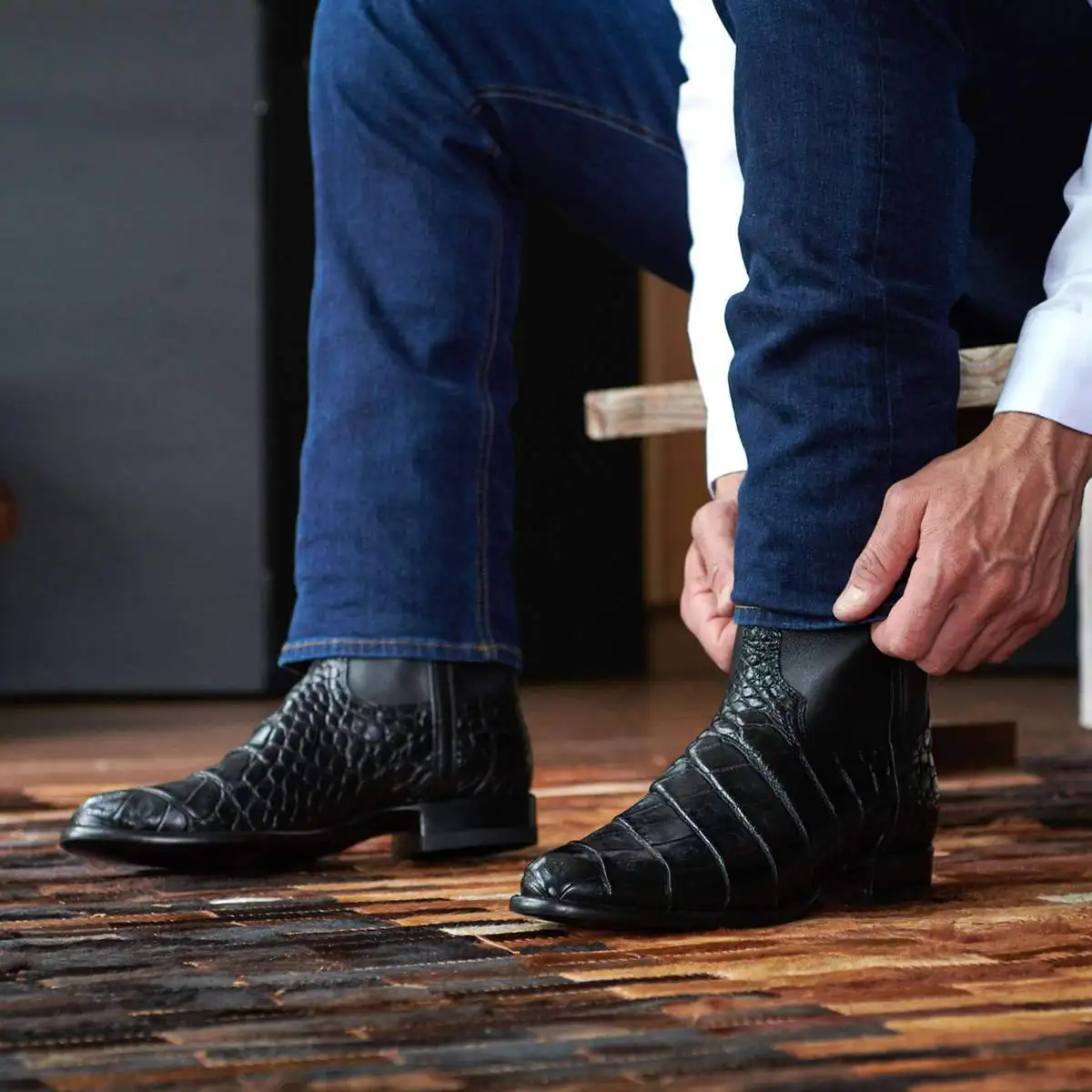 Men's Classic Crocodile Pattern Ankle Boots Retro Designed Men Shoes Wide Toe Western Cowboy Boots Pointed Working Boots for Men