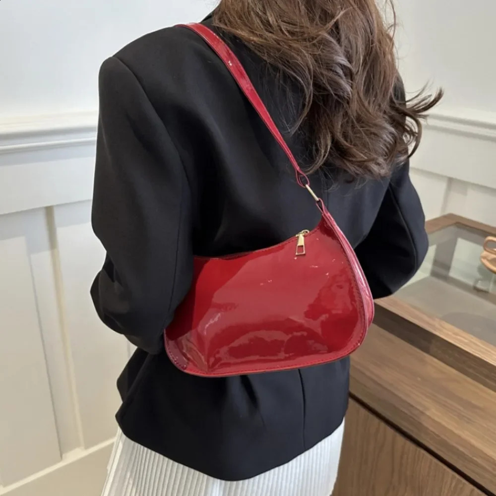 Womens Patent Leather Handbag Versatile Fashion Shoulder Bag Casual Communicating Girl ner Zipper Small 240830