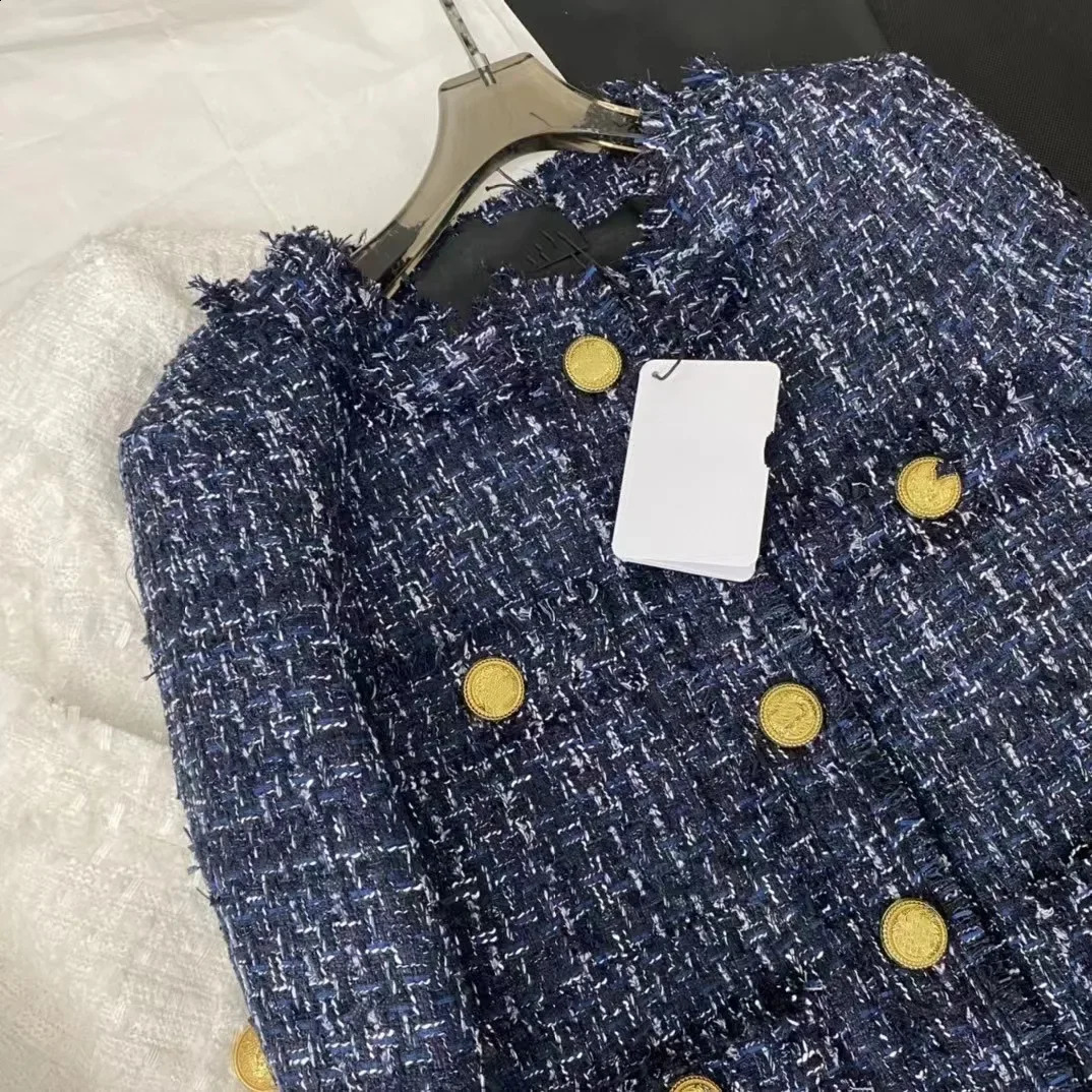 Elegant Round Neck Long Sleeve Tweed Jacket Versatile Fringed French Style Winter Coat Thick Crew Neck For Men Women 240830