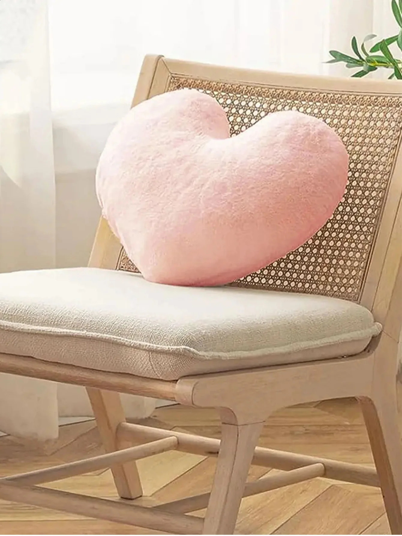 1pc Pink Charming Heart-Shaped Cartoon Plush Pillow - Soft Cozy andDecorative Cushion for Living Room and Bedroom Comfort 240830