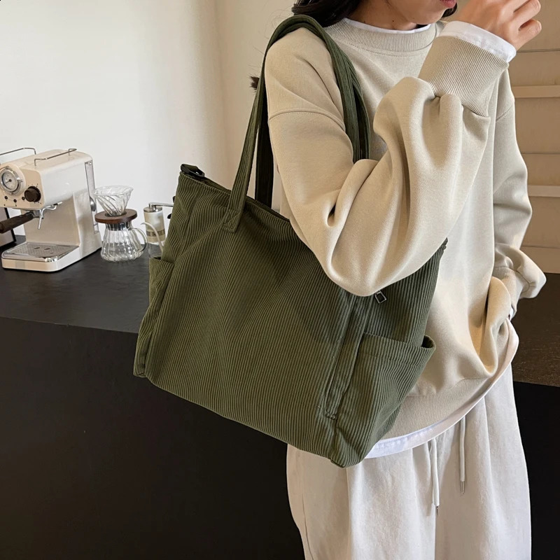 Bag tote bag for men and women large capacity business office leisure short distance travel sturdy durable classic 240830