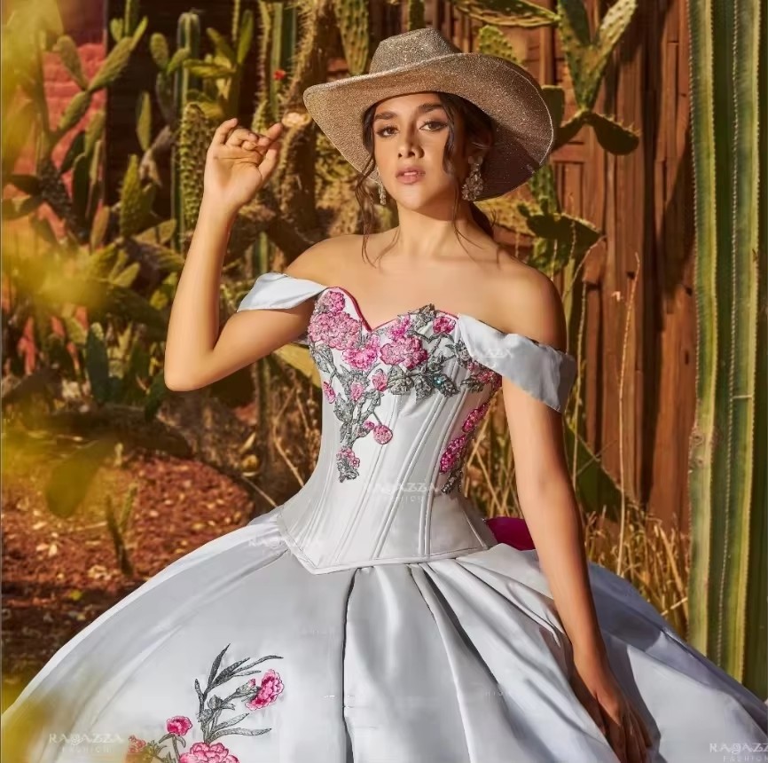 2025 Luxury White Ball Gowns Quinceanera Dresses Ivory 3D Floral Embroidered Corset Jacket Mexican 16 Sweetheart Puffy Dresse