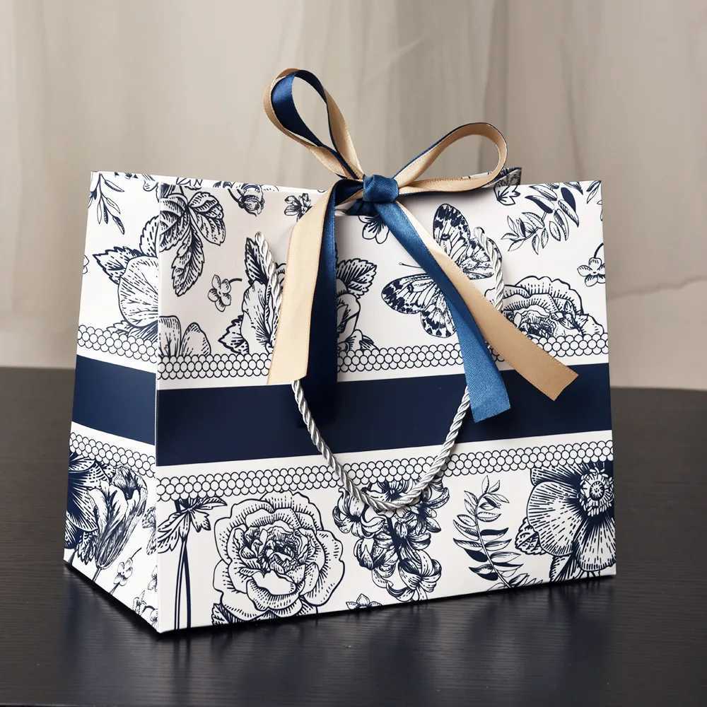 New Gift Bag Mothers Day Gift Packaging Bag Flower Paper Bag HandbagX240831