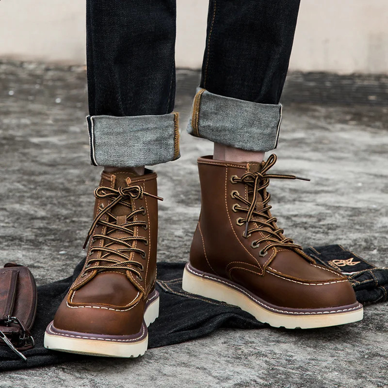 Vintage British Casual Men Shoes Handmade Autumn Winter Snow Plush Warm Ankle Boots Wings Round Toe Motorcycle Boots Cow Leather 240830