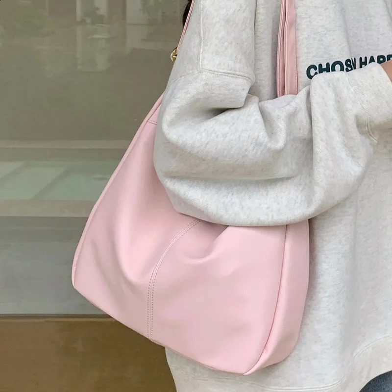 High quality womens shoulder bag womens soft leather cross body bag student backpack casual commuting handbag simple handbag 240830