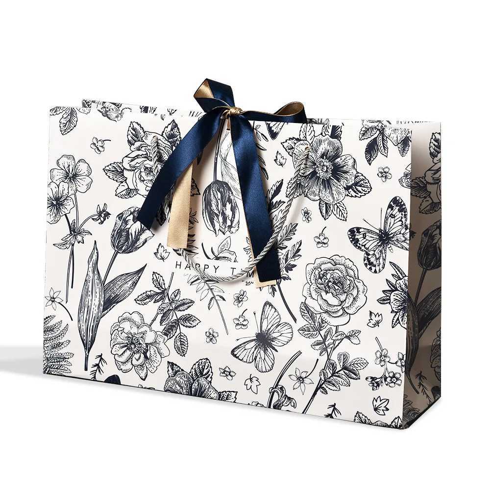 New Gift Bag Mothers Day Gift Packaging Bag Flower Paper Bag HandbagX240831