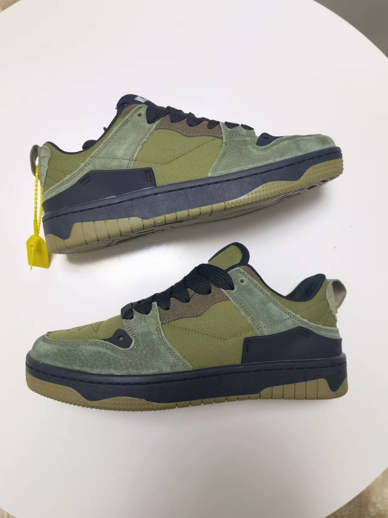 Men's retro niche versatile American genuine leather avocado green casual shoes