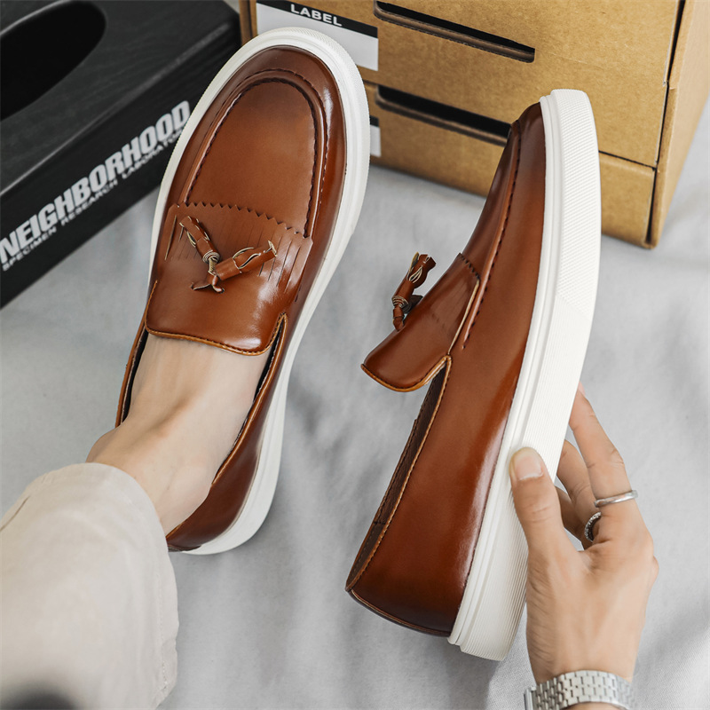 Fashion Men's Classic Tassels Loafers Moccasins Men Casual Slip-on Leather Shoes Mens Outdoor Board Shoe Driving Flats