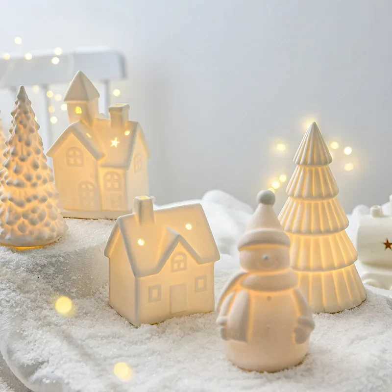 Decorations Nordic Creative Ceramic Tree Desktop Ornaments Glowing Little House Snowman Christmas Gift Q240829