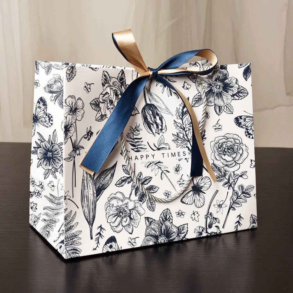 New Gift Bag Mothers Day Gift Packaging Bag Flower Paper Bag HandbagX240831