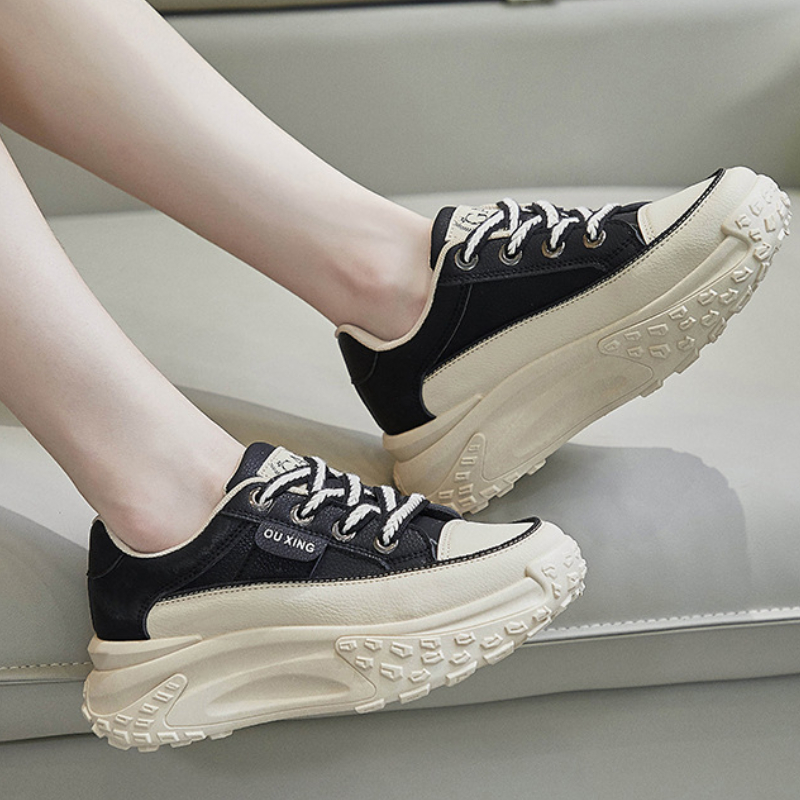 Sneakers: Stylish Women's Hot Fashion Platform Casual Shoes For All-Day Comfort Sneakers: