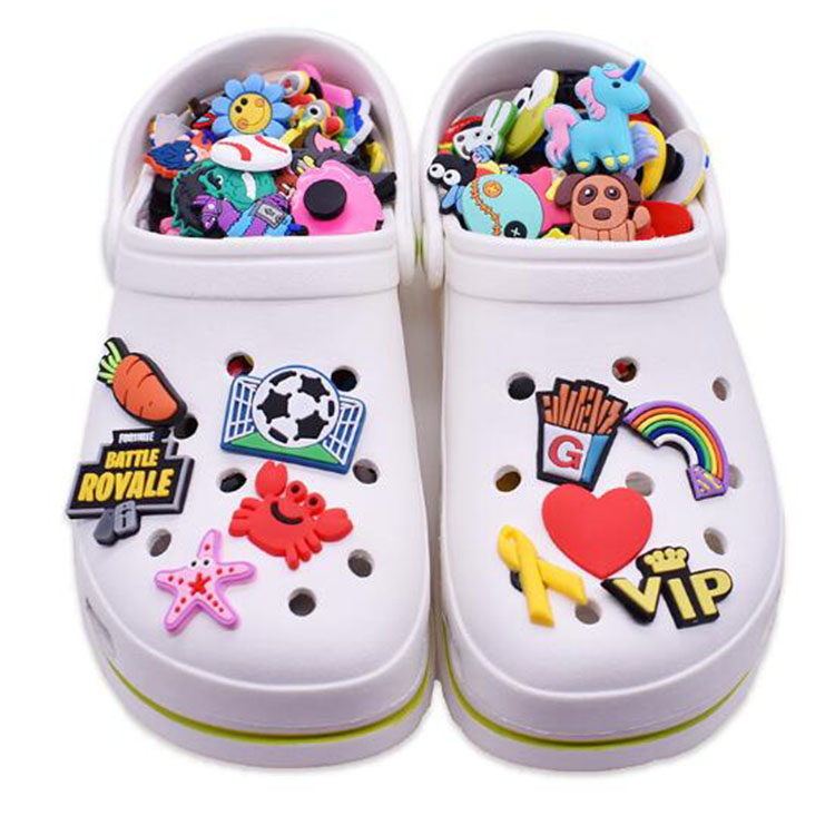 cheapest 100pcs shoe flower buckle random sent cartoon clog charms DIY bracelet Wristband accessories pvc charms
