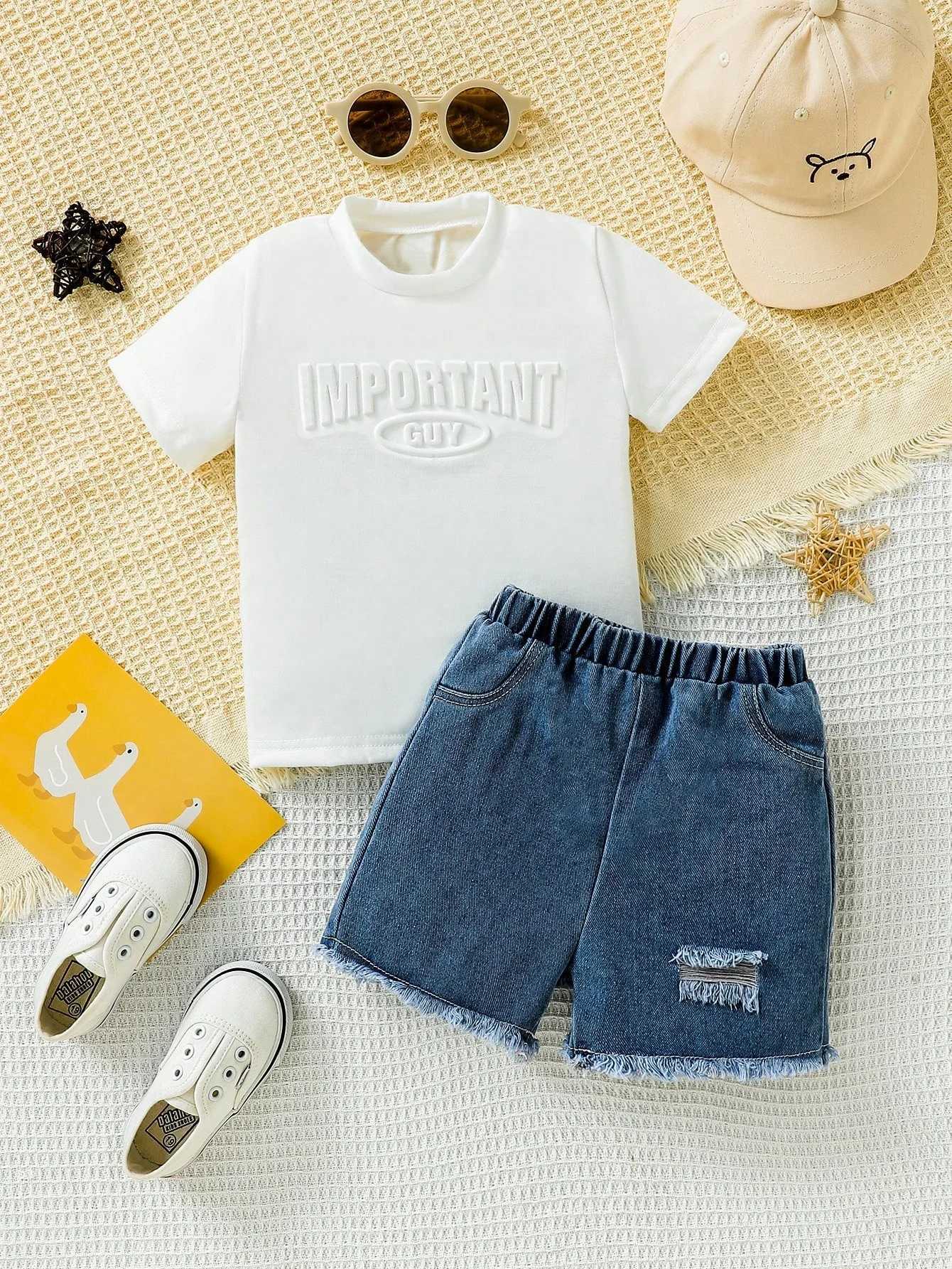 Set Summer Boys Short sleeved Childrens White T-shirt New Loose Top Clothes Baby Clothes Casual Shorts Childrens Clothing W250218