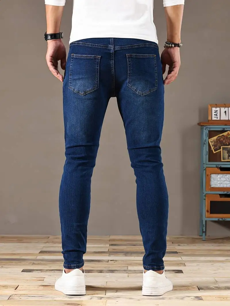 2024 Mens Slim Fit Classic Skinny Jeans Casual Street Style Comfortable Male Pencil Denim 240826Z