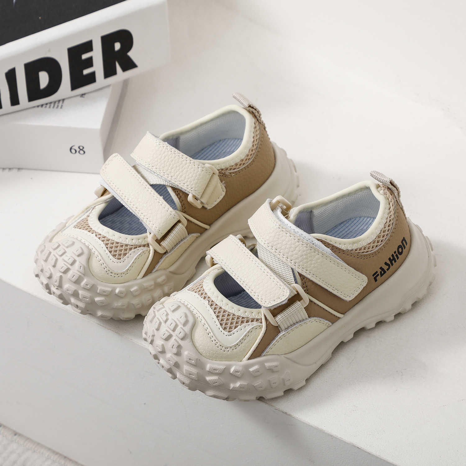 Athletic Outdoor Maixiaomai Summer Hollow Boys Sports 2024 New Tire Bottom Childrens Running Lightweight Girls Casual Shoes C260130