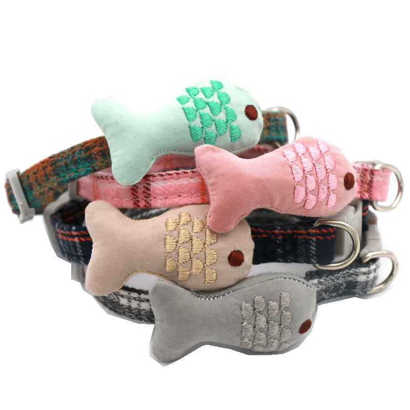 Pet Collar Adjustable Cat Accessory Collar with Small Fish Decoration Plaid Fabric Dog Collars for Kittens Puppies Pet Products