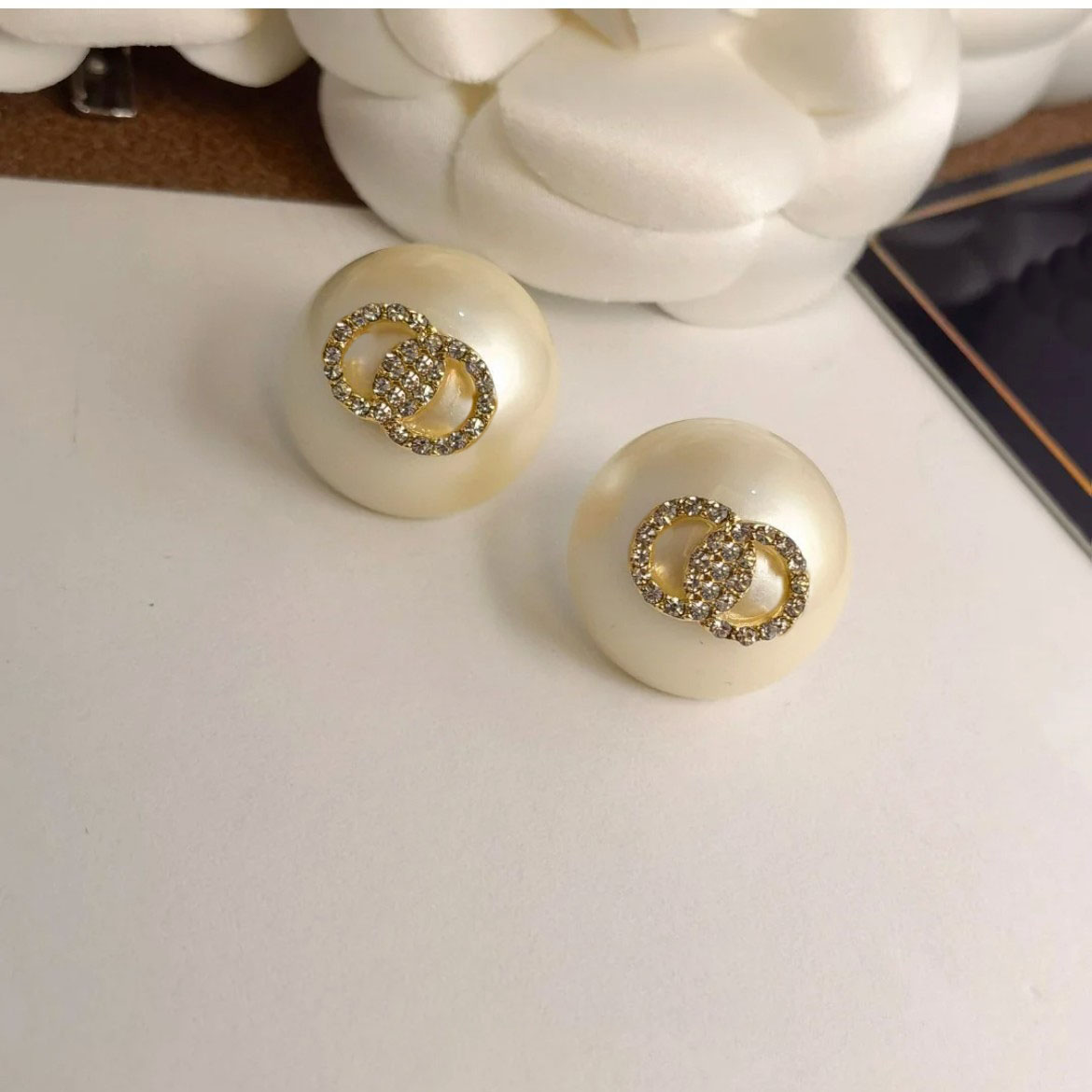 Classic Pearl Earrings Boutique 18k Gold Plated High Quality Earrings Elegant Temperament For Ladies Exquisite Gift Earrings Box