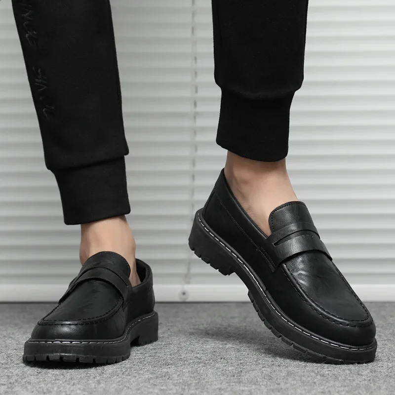 Thick Soled Loafers Men Leather Shoes Breathable Slip on Loafers Solid Color Men Casual Shoes Handmade Men Formal Shoes 240830
