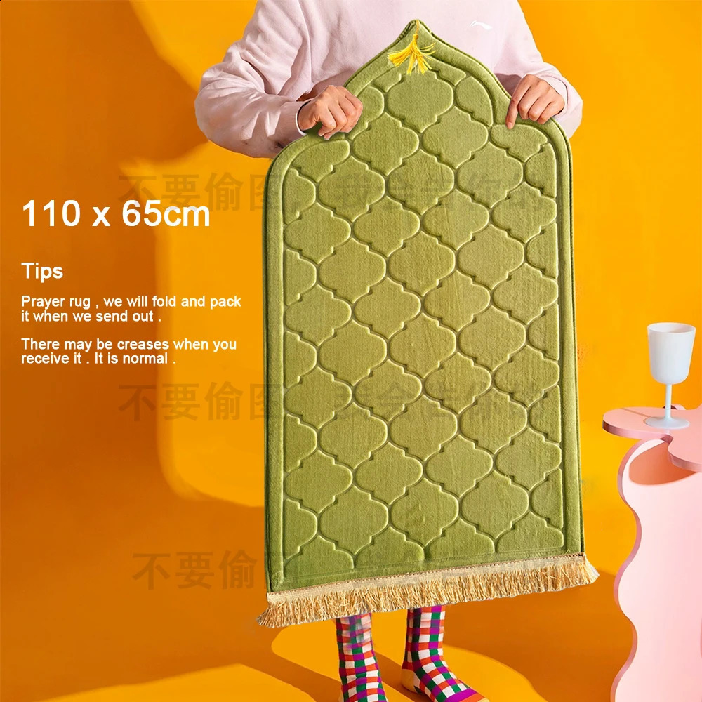 Prayer Mat for Muslim Ramadan Flannel Carpet Worship Kneel Embossing Floor Carpets Nonslip Soft Portable Travel Rug 240830