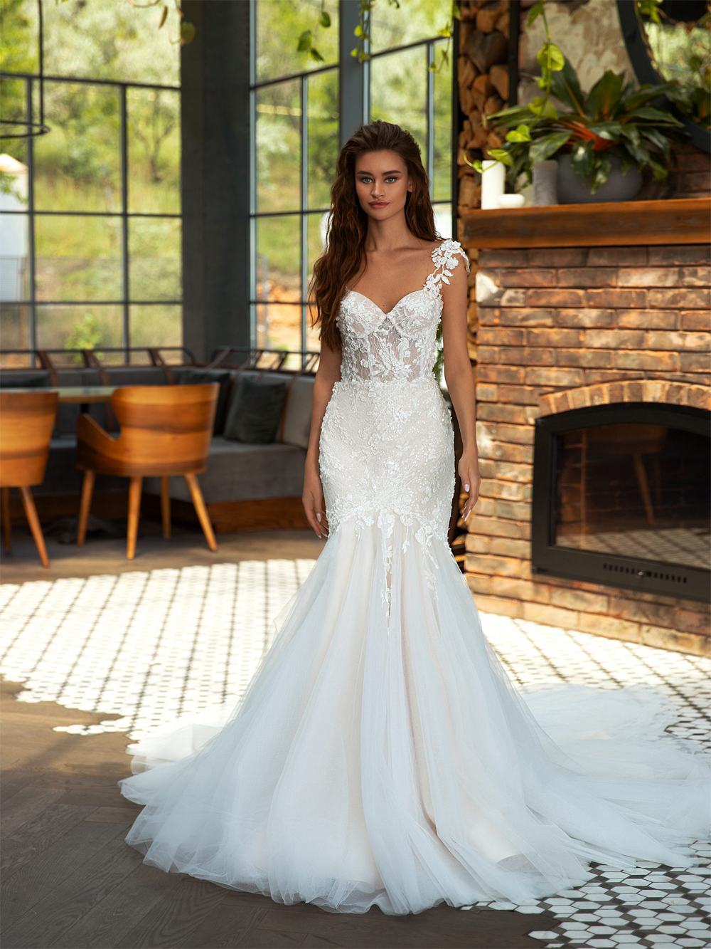 Alonlivn Beauty Embroidery Lace Sweetheart Mermaid Wedding Dress With Appliques Spaghetti Straps Court Train Illusion BacklessTrumpet Bridal Gowns