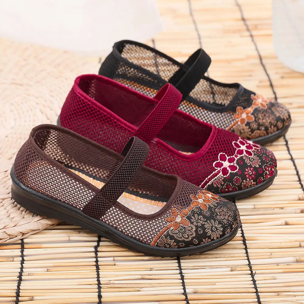 2025 new Old Beijing Mom Chinese Style Embroidered Cloth Women Soft Bottom Mesh Breathable Ladies Casual Shoes Sandals 240226