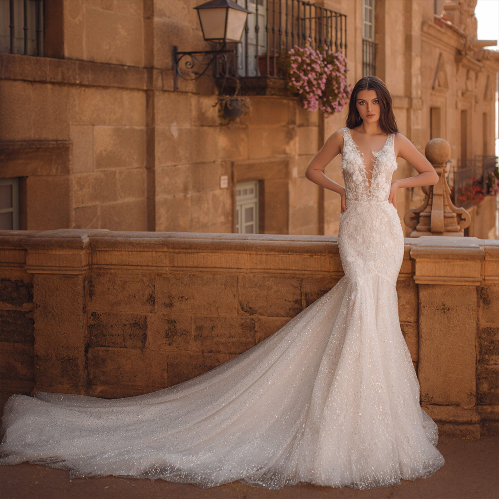 Alonlivn Shiny Lace Deep V-Neck Mermaid Wedding Dress With Court Train Backless Sleeveless Trumpet Bridal Gowns With 3D Flowers Appliques