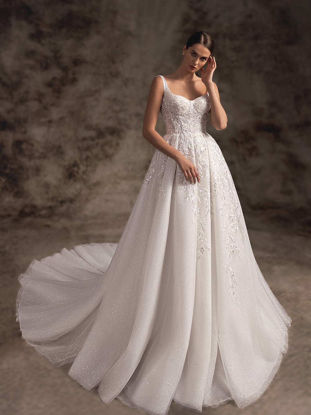 Elegant Square Collar A-Line Wedding Dress Beading Appliques Shiny lace Spaghetti Straps Sleeveless Bridal Gowns Can Be Customized