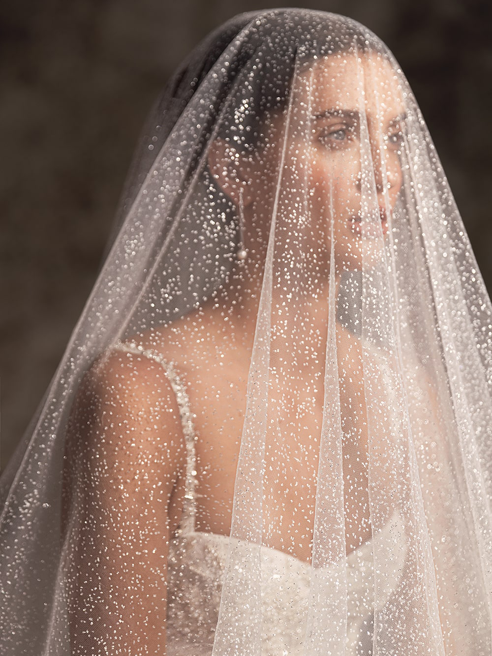 Elegant Sweetheart A-e Wedding Dress Beading Appliques Shiny lace Bridal Gowns With Removable Full Sleeves Jecket Can Be Customized