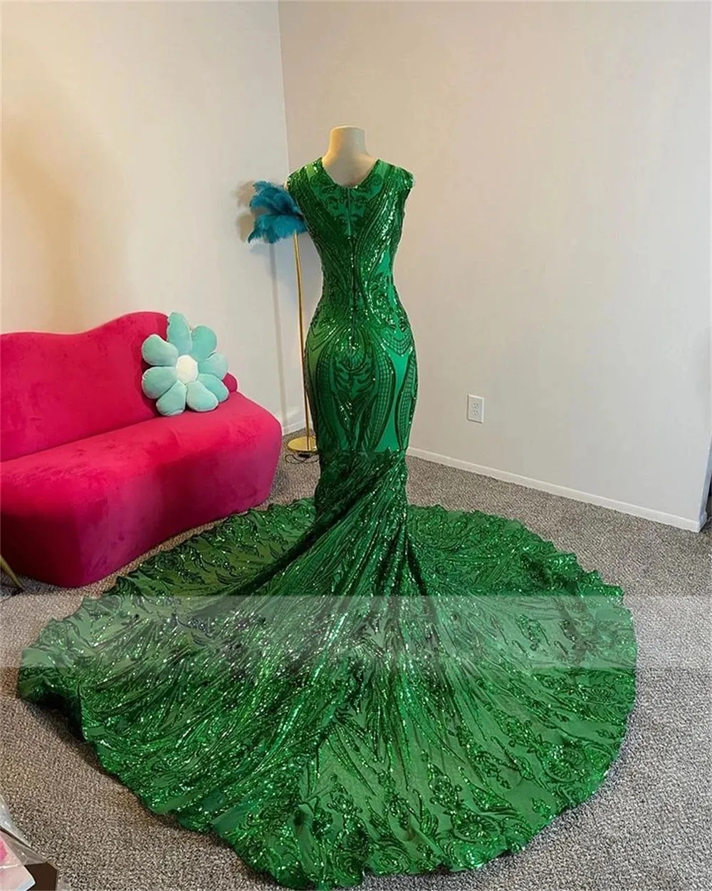 Stunning Green Sequined Prom Dresses Sheer Jewel Neck Mermaid Evening Party Gowns Zipper Back vestidos de gala